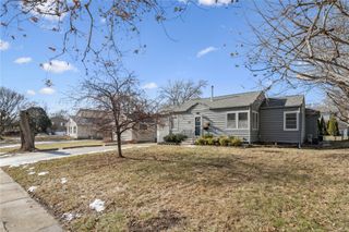 712 9th Avenue, Coralville, IA 52241
