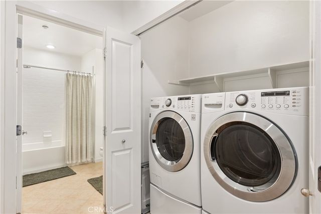 21 Gramercy 102, Irvine, CA 92612