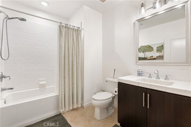 21 Gramercy 102, Irvine, CA 92612