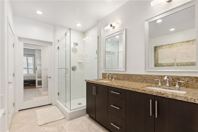 21 Gramercy 102, Irvine, CA 92612