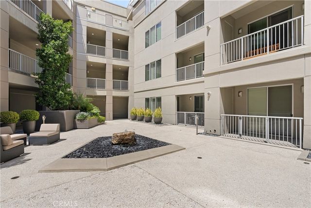21 Gramercy 102, Irvine, CA 92612