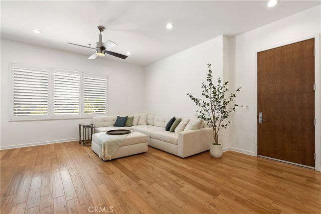 21 Gramercy 102, Irvine, CA 92612