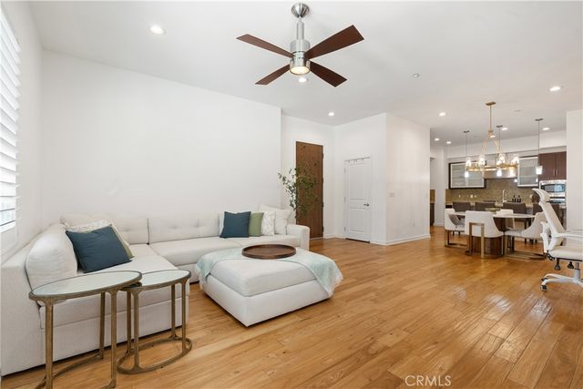 21 Gramercy 102, Irvine, CA 92612