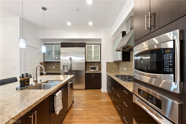 21 Gramercy 102, Irvine, CA 92612
