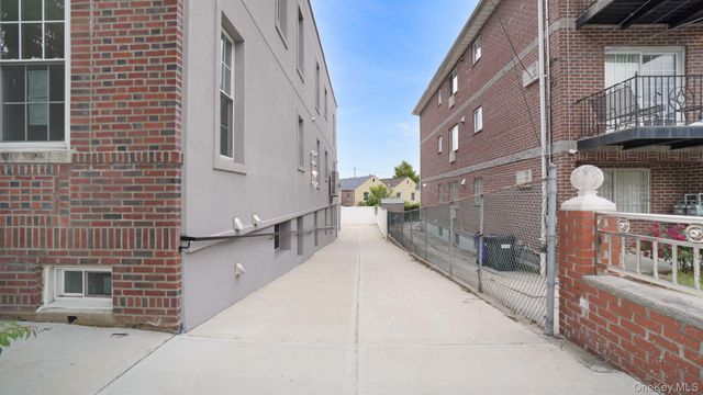 2424 Esplanade Avenue, Bronx, NY 10469