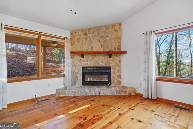 421 Cherokee Court, Ellijay, GA 30540