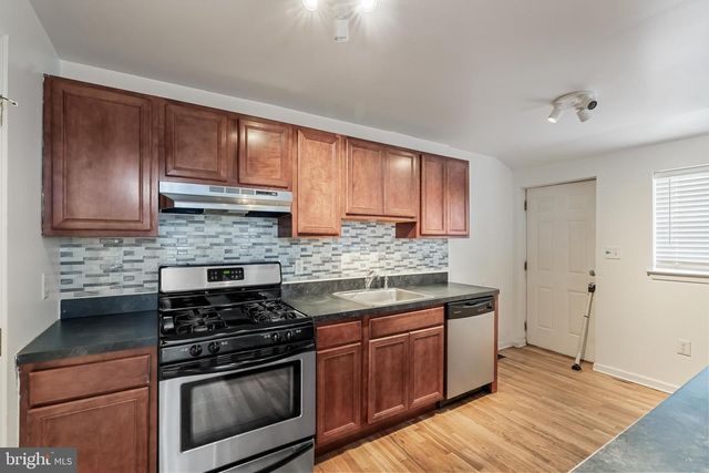 1552 COLLINGS RD, Camden, NJ 08104