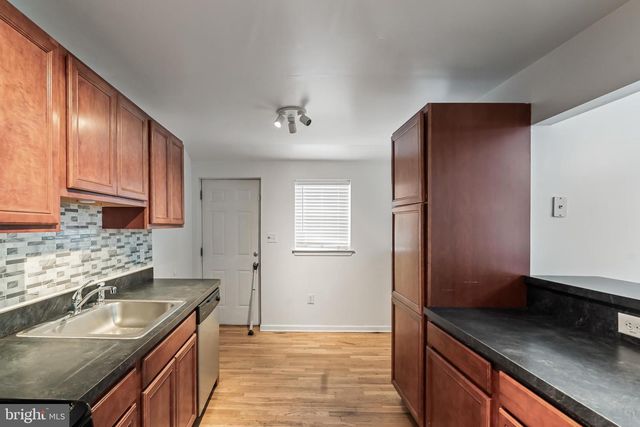 1552 COLLINGS RD, Camden, NJ 08104