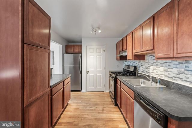 1552 COLLINGS RD, Camden, NJ 08104