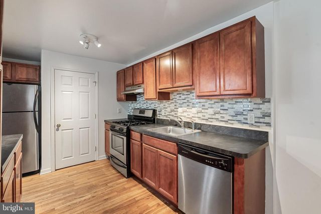 1552 COLLINGS RD, Camden, NJ 08104
