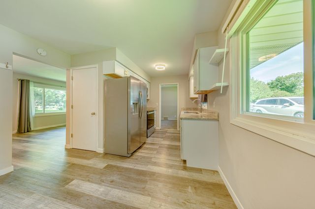 7840 Winsdale Street N, Golden Valley, MN 55427