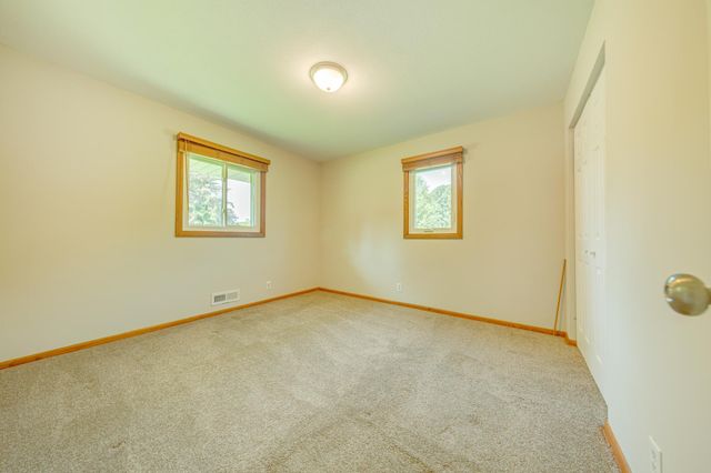 7840 Winsdale Street N, Golden Valley, MN 55427
