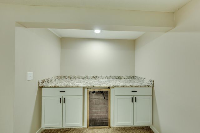 7840 Winsdale Street N, Golden Valley, MN 55427