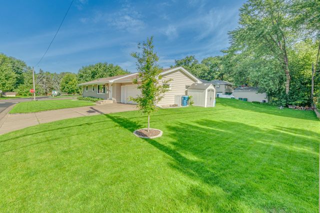 7840 Winsdale Street N, Golden Valley, MN 55427