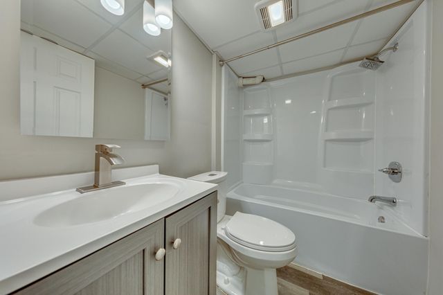 7840 Winsdale Street N, Golden Valley, MN 55427