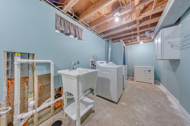 7840 Winsdale Street N, Golden Valley, MN 55427
