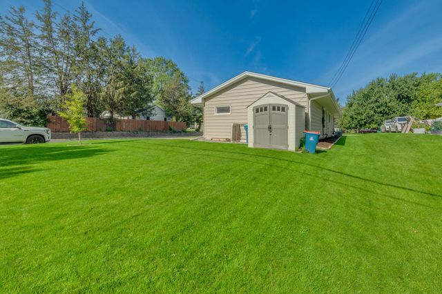 7840 Winsdale Street N, Golden Valley, MN 55427