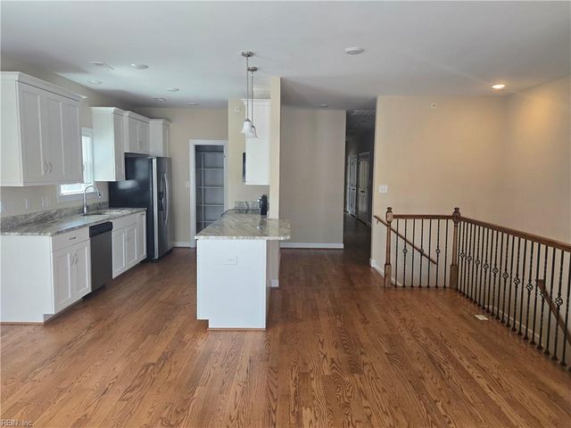 605 Commonwealth DR A, Yorktown, VA 23692