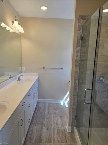 605 Commonwealth DR A, Yorktown, VA 23692