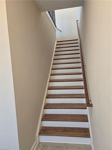605 Commonwealth DR A, Yorktown, VA 23692