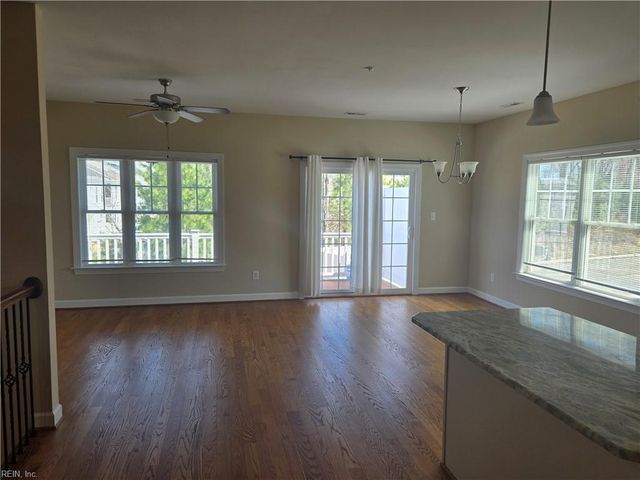 605 Commonwealth DR A, Yorktown, VA 23692