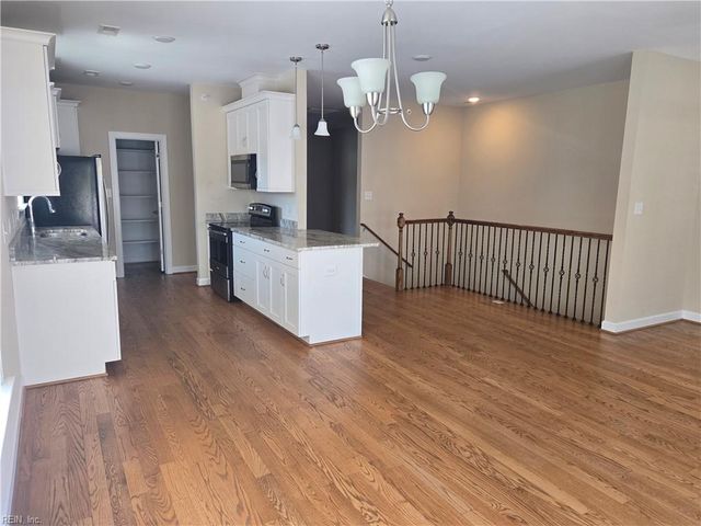 605 Commonwealth DR A, Yorktown, VA 23692