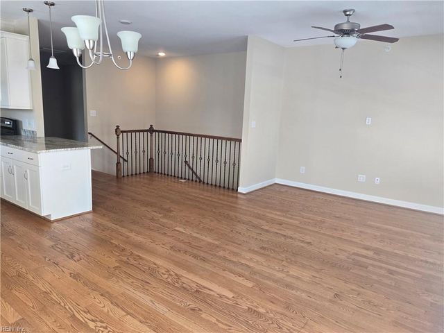 605 Commonwealth DR A, Yorktown, VA 23692