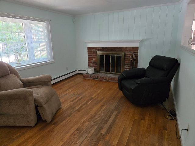 270 Old Strawberry Hill Rd, Barnstable, MA 02601