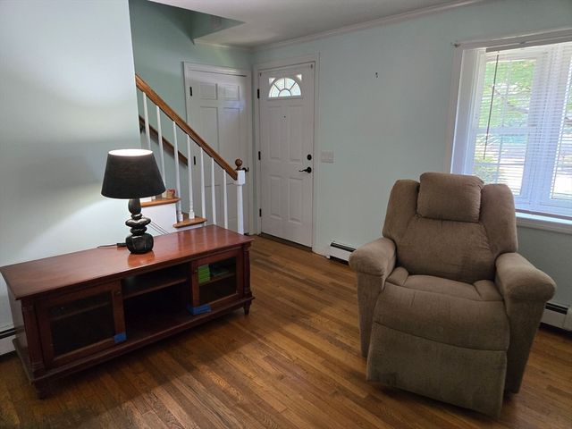 270 Old Strawberry Hill Rd, Barnstable, MA 02601