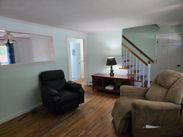 270 Old Strawberry Hill Rd, Barnstable, MA 02601