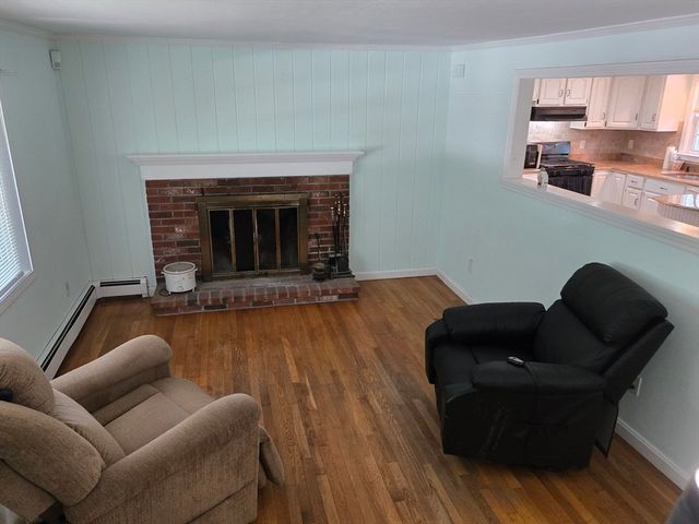 270 Old Strawberry Hill Rd, Barnstable, MA 02601