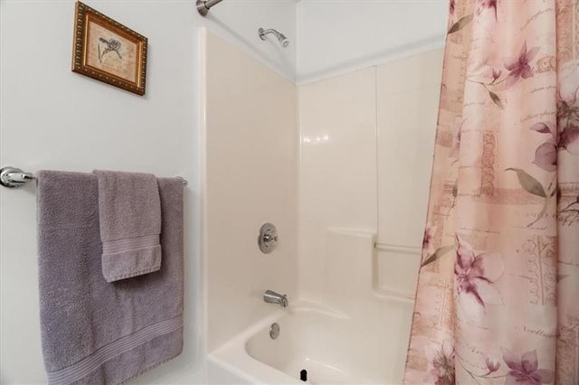 130 Orchard Way SE, Calhoun, GA 30701