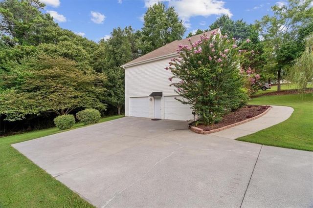 130 Orchard Way SE, Calhoun, GA 30701