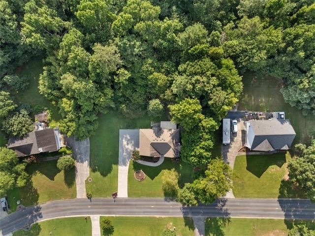 130 Orchard Way SE, Calhoun, GA 30701