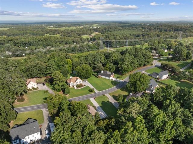 130 Orchard Way SE, Calhoun, GA 30701