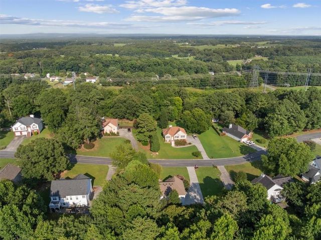 130 Orchard Way SE, Calhoun, GA 30701