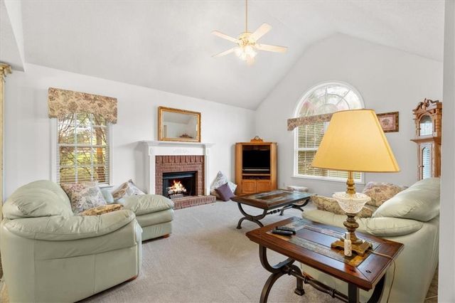 130 Orchard Way SE, Calhoun, GA 30701