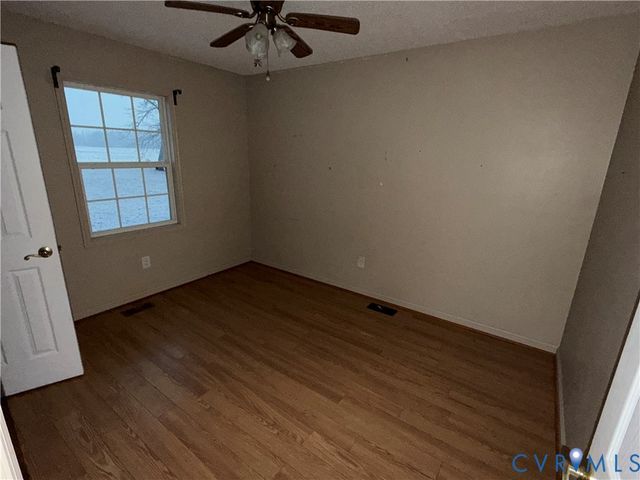 1362 Little Low Ground Rd, Emporia, VA 23847