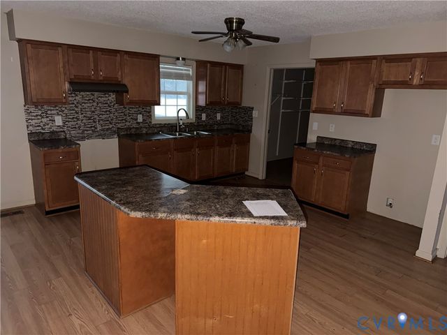 1362 Little Low Ground Rd, Emporia, VA 23847