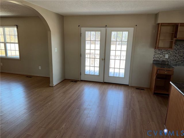 1362 Little Low Ground Rd, Emporia, VA 23847