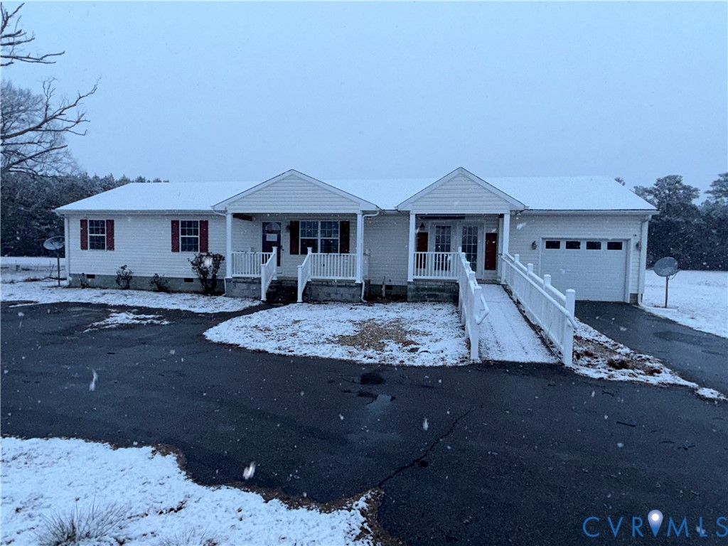 1362 Little Low Ground Rd, Emporia, VA 23847