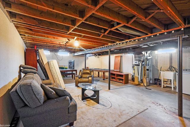 31603 Stricker Drive, Warren, MI 48088