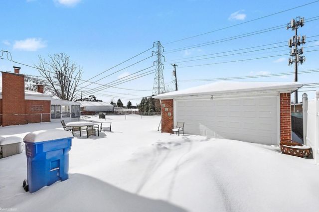 31603 Stricker Drive, Warren, MI 48088