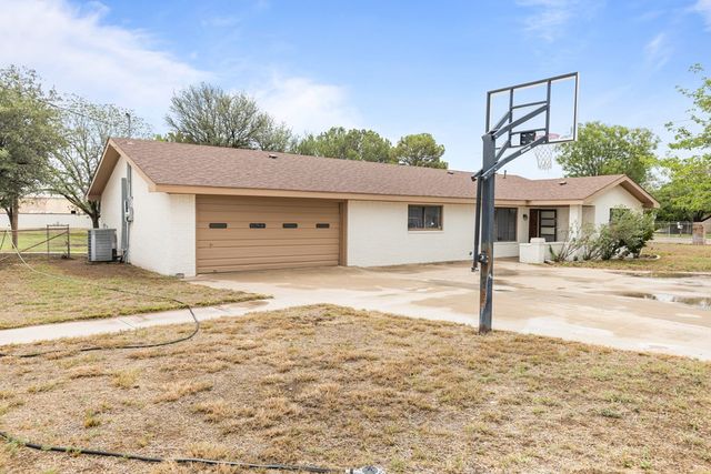 622 W Hillmont, Odessa, TX 79764