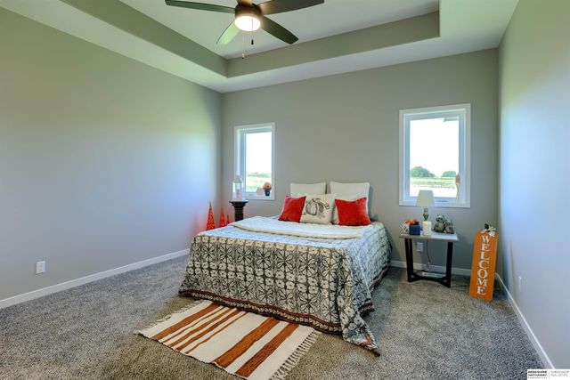 12047 S 45th Avenue, Bellevue, NE 68133