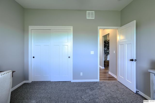 12047 S 45th Avenue, Bellevue, NE 68133