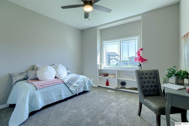 12047 S 45th Avenue, Bellevue, NE 68133
