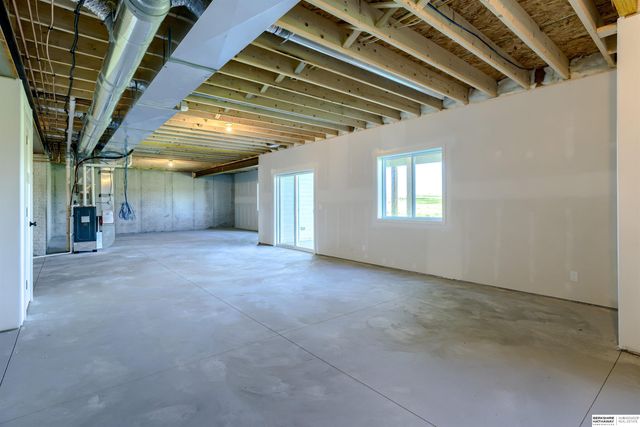 12047 S 45th Avenue, Bellevue, NE 68133