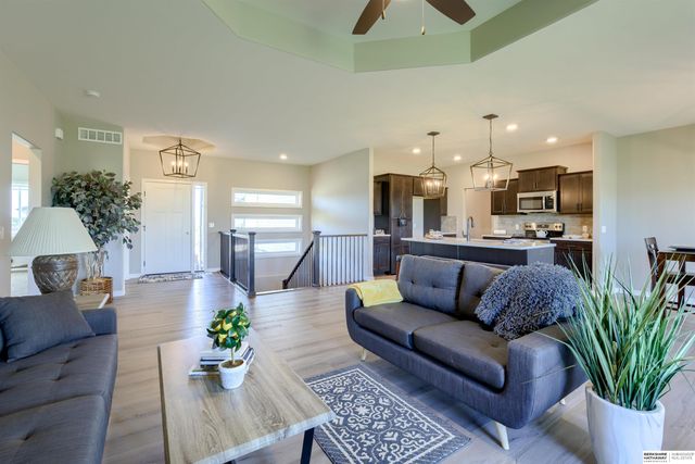 12047 S 45th Avenue, Bellevue, NE 68133