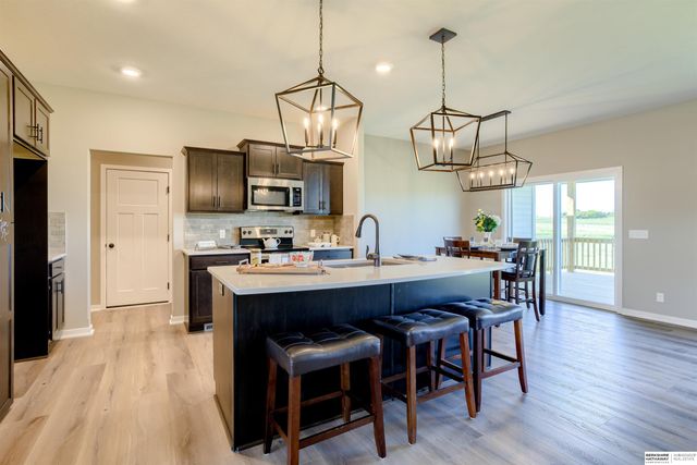 12047 S 45th Avenue, Bellevue, NE 68133